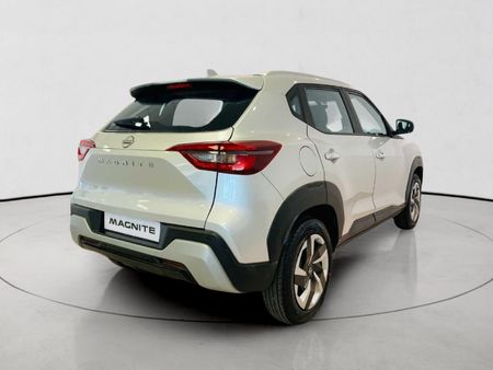 2026-Nissan-Magnite-10-Visia_3