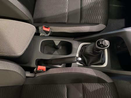 2026-Nissan-Magnite-10-Visia_15