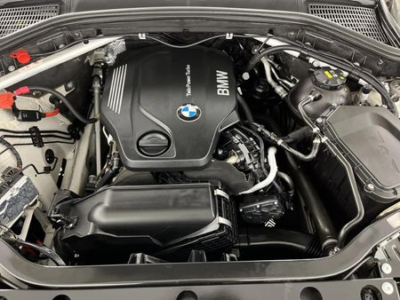 2015-BMW-X4-xDrive20d-M-Sport_13