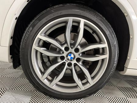 2015-BMW-X4-xDrive20d-M-Sport_4