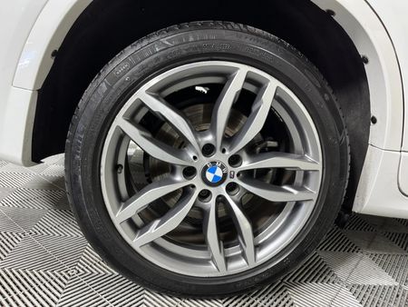 2015-BMW-X4-xDrive20d-M-Sport_7