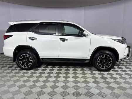 2021-Toyota-Fortuner-28-GD-6-Raised-Body-Auto_16