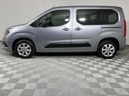 2022-Opel-Combo-Life-Enjoy-16-TD_19