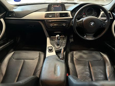 2014-BMW-3-Series-320i-Modern-Auto_9