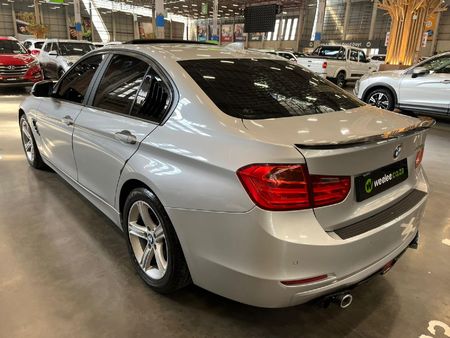 2014-BMW-3-Series-320i-Modern-Auto_4