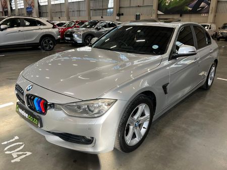 2014-BMW-3-Series-320i-Modern-Auto_6