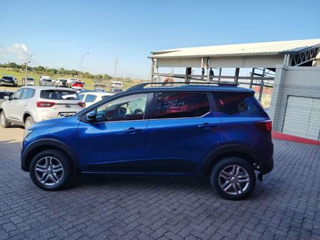 2023-Renault-Triber-10-Intens_7