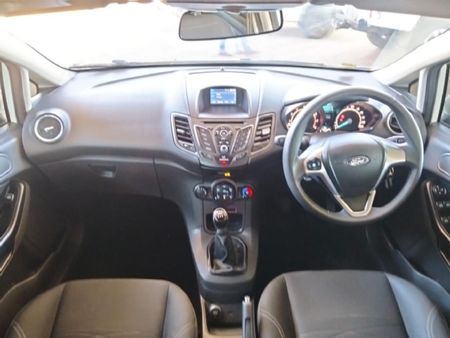 2018-Ford-Fiesta-10-EcoBoost-Trend-5-dr_10