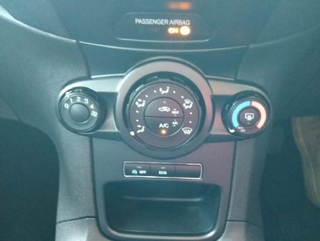 2018-Ford-Fiesta-10-EcoBoost-Trend-5-dr_15