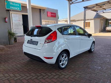 2018-Ford-Fiesta-10-EcoBoost-Trend-5-dr_2