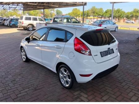 2018-Ford-Fiesta-10-EcoBoost-Trend-5-dr_4
