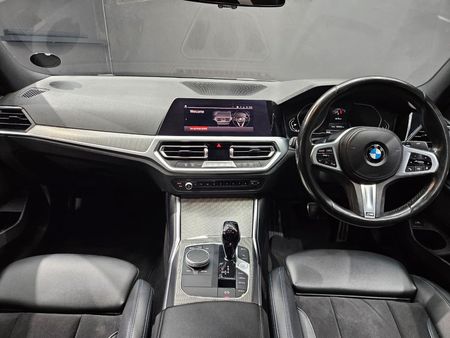 2021-BMW-3-Series-318i-M-Sport_18
