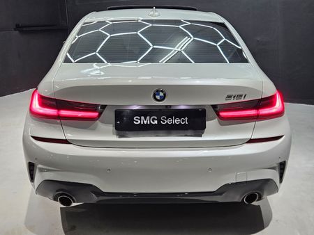 2021-BMW-3-Series-318i-M-Sport_4