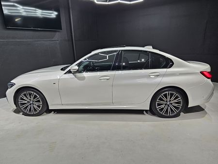 2021-BMW-3-Series-318i-M-Sport_5