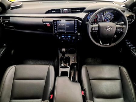 2026-Toyota-Hilux-28-GD-6-RB-Legend-Double-Cab-Auto-mhev_9