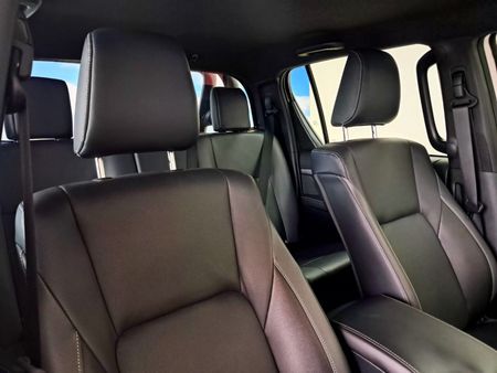 2026-Toyota-Hilux-28-GD-6-RB-Legend-Double-Cab-Auto-mhev_17