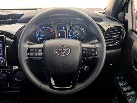2026-Toyota-Hilux-28-GD-6-RB-Legend-Double-Cab-Auto-mhev_8