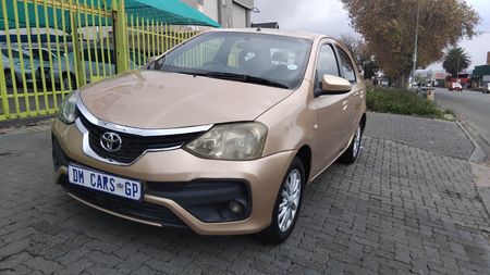 2017-Toyota-Etios-15-XS-5-dr-manual_1