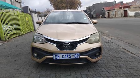 2017-Toyota-Etios-15-XS-5-dr-manual_2