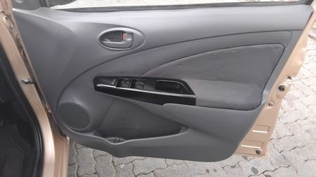 2017-Toyota-Etios-15-XS-5-dr-manual_4