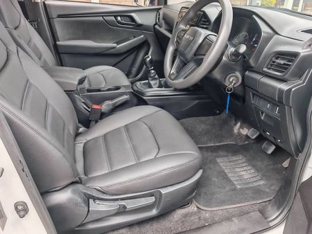 2023-Isuzu-D-Max-19-DDI-HR-L-Double-Cab_5