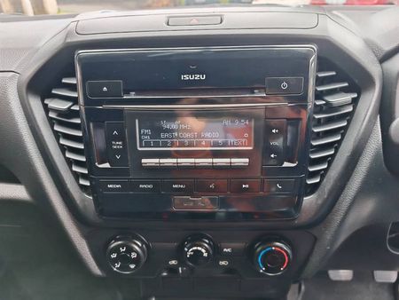 2023-Isuzu-D-Max-19-DDI-HR-L-Double-Cab_7