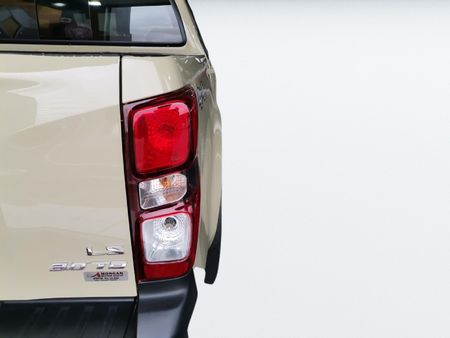 2026-Isuzu-D-Max-30-DDI-LS-4x4-Auto-Double-Cab_11