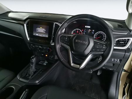 2026-Isuzu-D-Max-30-DDI-LS-4x4-Auto-Double-Cab_13
