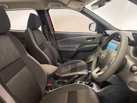 2026-Nissan-Magnite-10T-Acenta-Auto_8