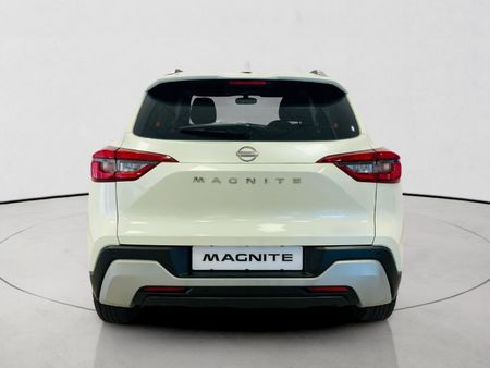2026-Nissan-Magnite-10-Visia_4