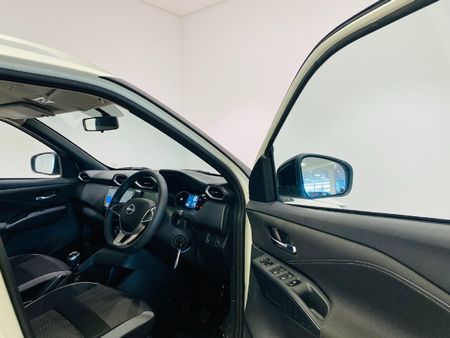2026-Nissan-Magnite-10-Visia_6