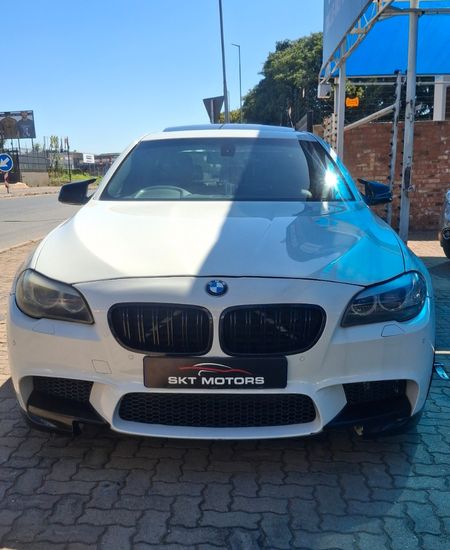 2011-BMW-5-Series-530d-Auto_1