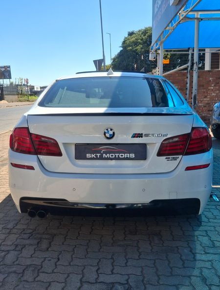 2011-BMW-5-Series-530d-Auto_2