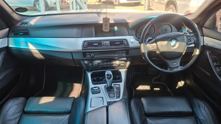 2011-BMW-5-Series-530d-Auto_3