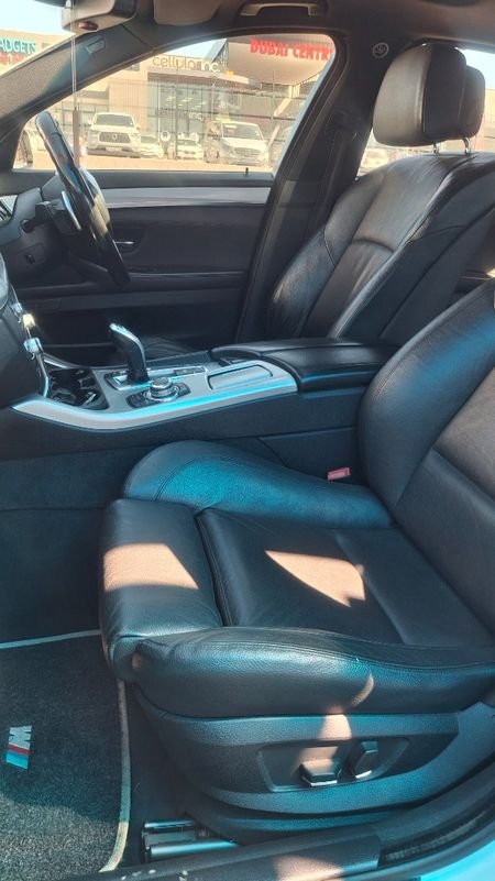 2011-BMW-5-Series-530d-Auto_4
