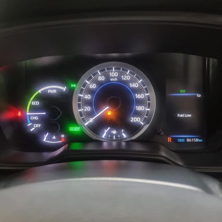 2021-Toyota-Corolla-Cross-18-XS-Hybrid_10