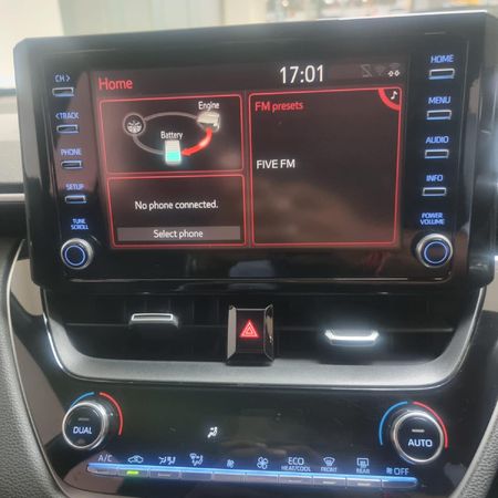 2021-Toyota-Corolla-Cross-18-XS-Hybrid_11