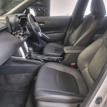 2021-Toyota-Corolla-Cross-18-XS-Hybrid_16