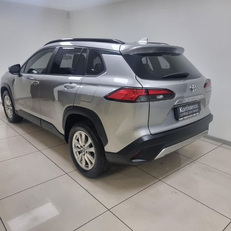 2021-Toyota-Corolla-Cross-18-XS-Hybrid_5