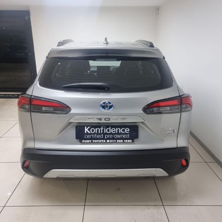 2021-Toyota-Corolla-Cross-18-XS-Hybrid_6