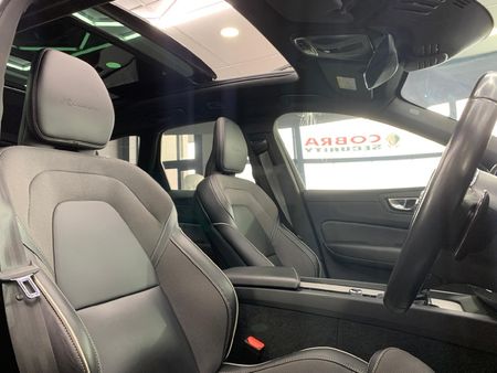 2020-Volvo-XC60-D5-R-Design-Auto-AWD_9