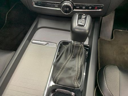 2020-Volvo-XC60-D5-R-Design-Auto-AWD_15