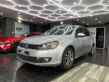 2011-Volkswagen-Golf-VI-14-TSI-Comfortline_3