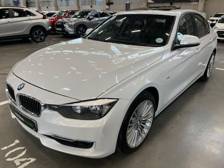 2012-BMW-3-Series-320i-Luxury-Auto_6
