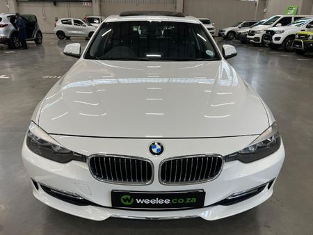 2012-BMW-3-Series-320i-Luxury-Auto_7