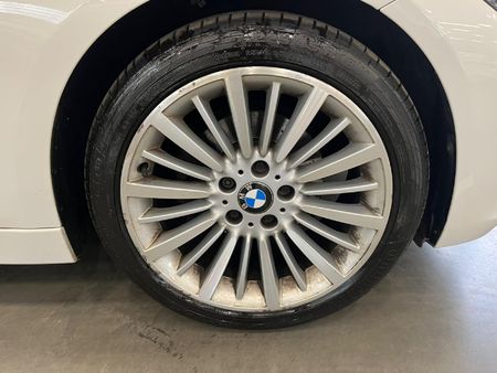 2012-BMW-3-Series-320i-Luxury-Auto_8
