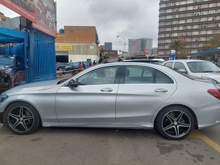 2017-Mercedes-Benz-C-Class-C-220-Bluetec-Auto_3