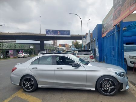 2017-Mercedes-Benz-C-Class-C-220-Bluetec-Auto_4