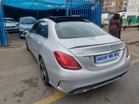 2017-Mercedes-Benz-C-Class-C-220-Bluetec-Auto_5