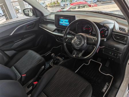 2026-Suzuki-Swift-12-GL_2